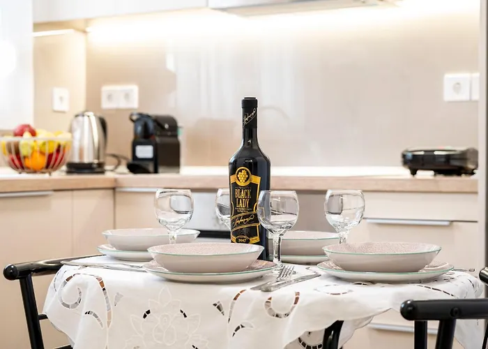 Port Cyan - 2 Min Walk To Harbor & Beaches アパート