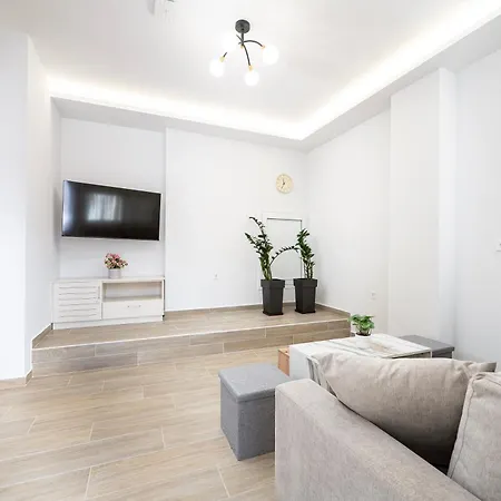 Port Cyan - 2 Min Walk To Harbor & Beaches