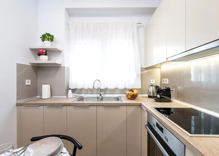 Port Cyan - 2 Min Walk To Harbor & Beaches Appartement *