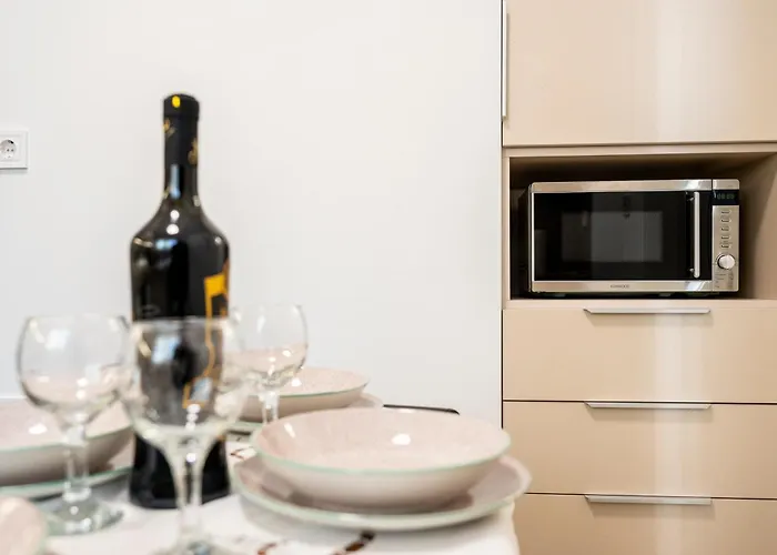 Port Cyan - 2 Min Walk To Harbor & Beaches Appartement