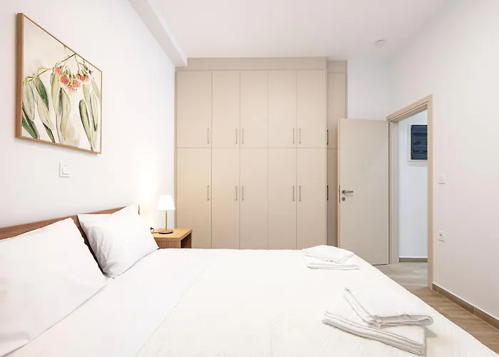Port Cyan - 2 Min Walk To Harbor & Beaches Apartment *